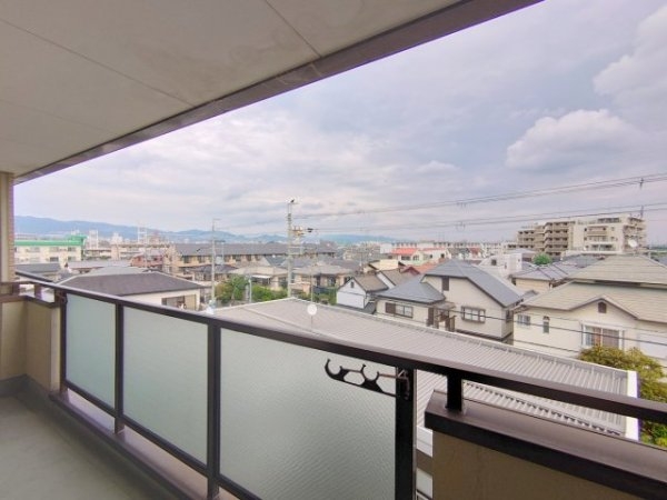 宝塚市鹿塩１丁目のマンション