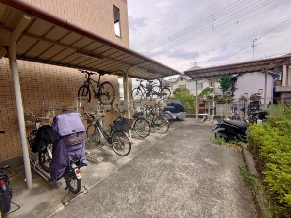 宝塚市鹿塩１丁目のマンション