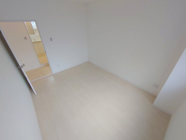 宝塚市鹿塩１丁目のマンション