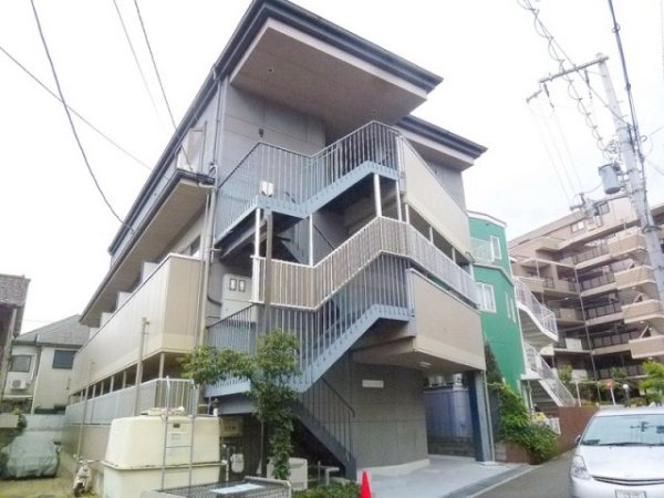 宝塚市南口２丁目のアパート