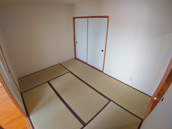 伊丹市荻野西１丁目のマンション