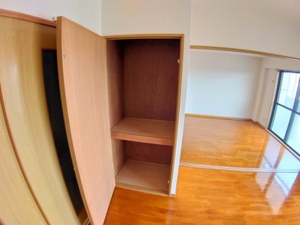 伊丹市荻野西１丁目のマンション