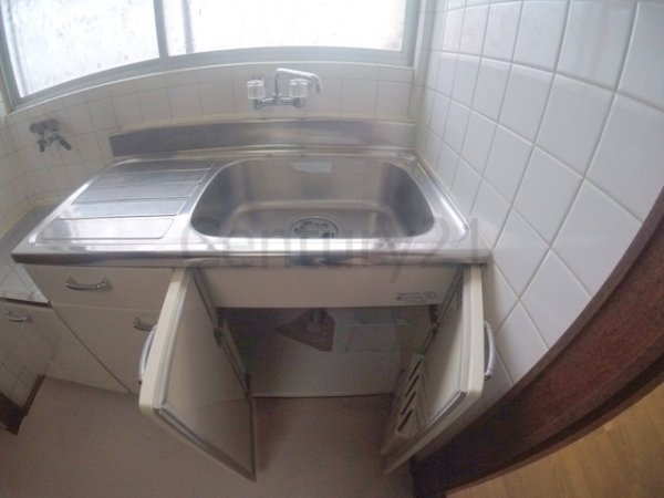 箕面市瀬川４丁目の貸家