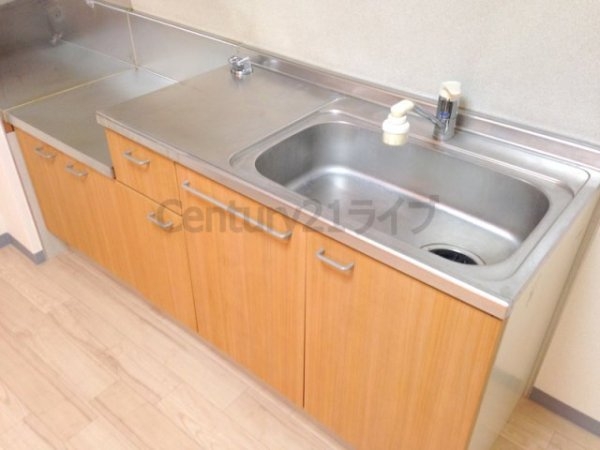 川西市南花屋敷４丁目のアパート