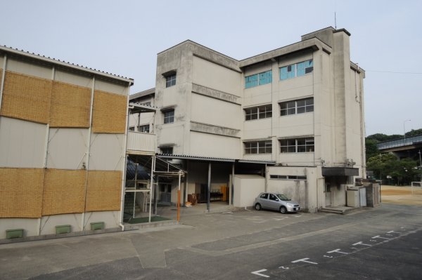 西宮市名塩山荘の貸家(西宮市立塩瀬中学校)