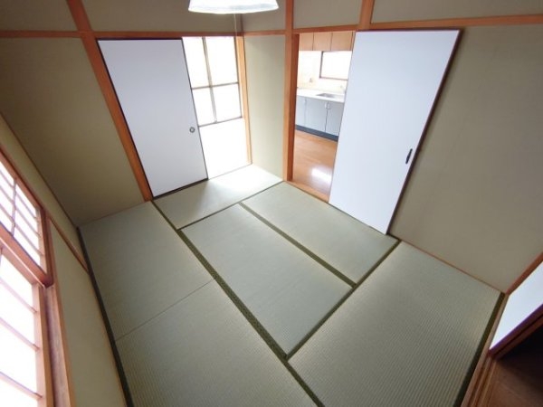 西宮市名塩山荘の貸家