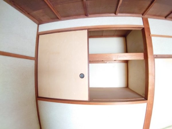 池田市槻木町のテラスハウス
