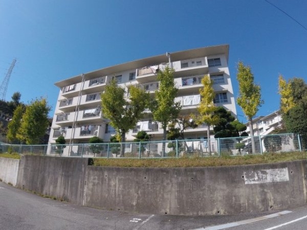 宝塚市青葉台１丁目のマンション