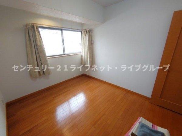 宝塚市雲雀丘２丁目のマンション