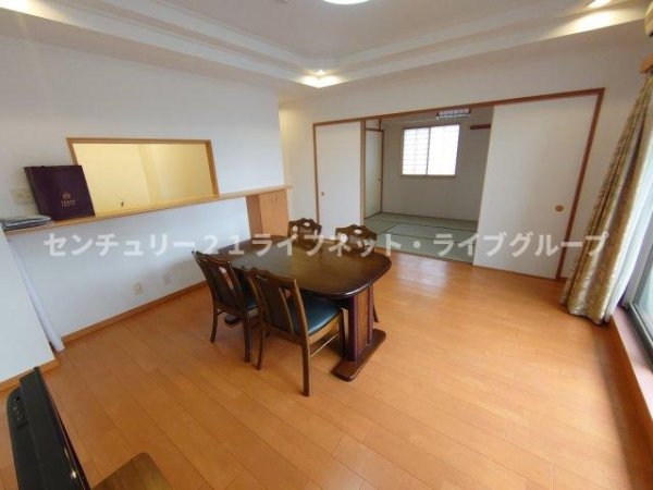 宝塚市雲雀丘２丁目のマンション