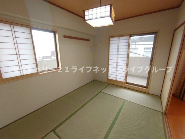 宝塚市雲雀丘２丁目のマンション