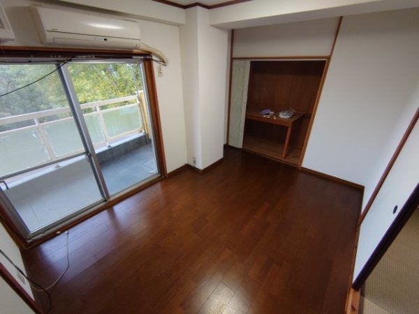 伊丹市森本４丁目のマンション