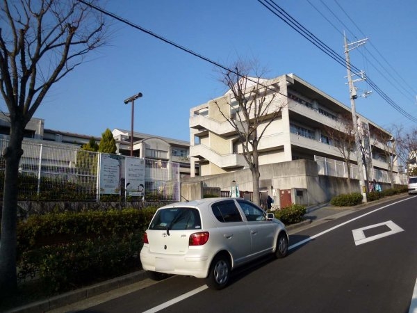 神戸市北区道場町生野の貸家(西宮市立北六甲台小学校)