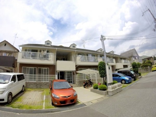 伊丹市荒牧５丁目のアパート