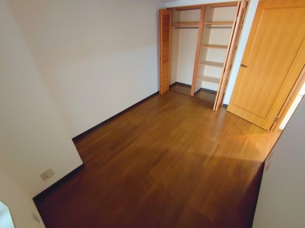 宝塚市栄町２丁目のマンション