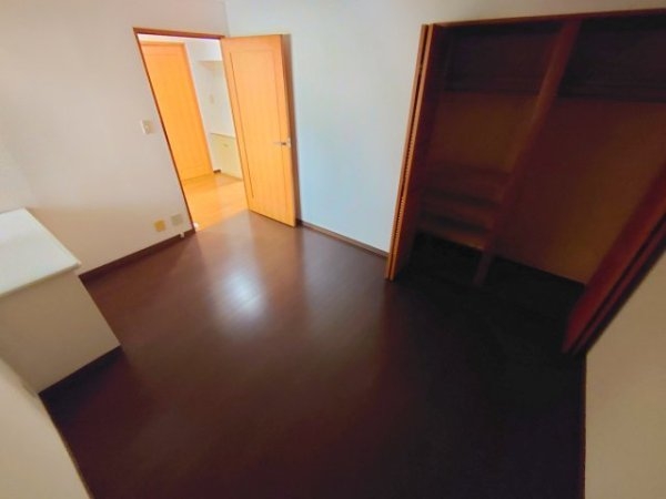 宝塚市栄町２丁目のマンション