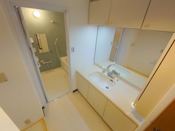 宝塚市栄町２丁目のマンション