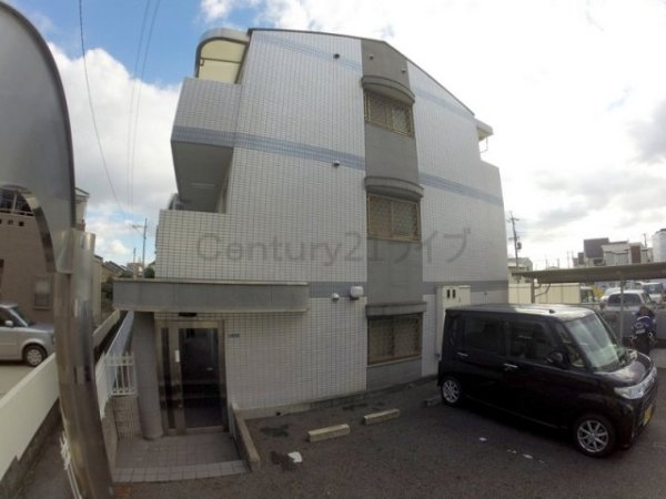 宝塚市伊孑志１丁目のマンション