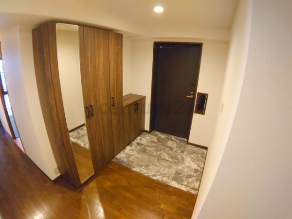 宝塚市すみれガ丘２丁目のマンション