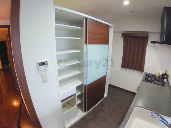 宝塚市すみれガ丘２丁目のマンション