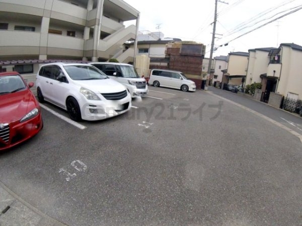 伊丹市鴻池４丁目のマンション