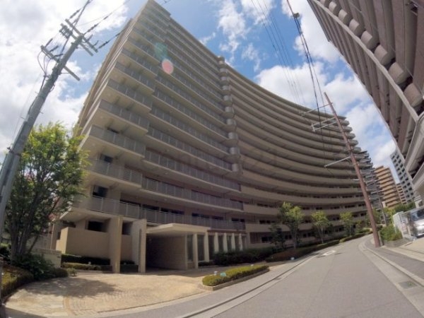宝塚市栄町３丁目のマンション