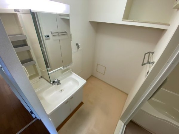 宝塚市中山桜台６丁目のマンション