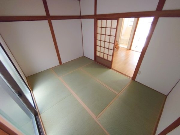 宝塚市美座２丁目の貸家