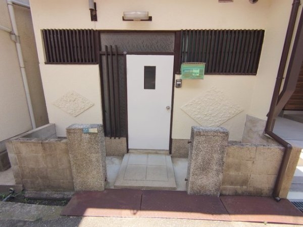 宝塚市美座２丁目の貸家