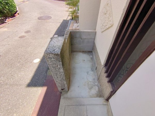 宝塚市美座２丁目の貸家