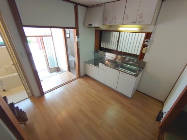 宝塚市美座２丁目の貸家
