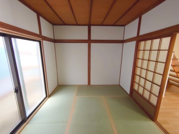 宝塚市美座２丁目の貸家