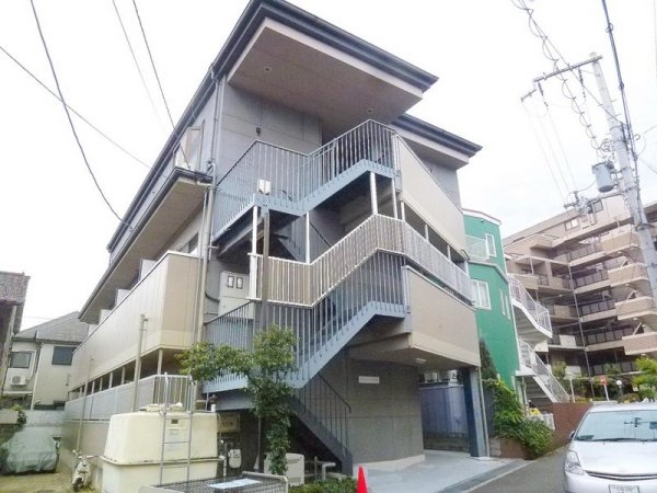 宝塚市南口２丁目のアパート