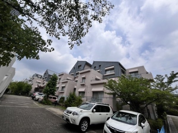 西宮市東山台２丁目のマンション