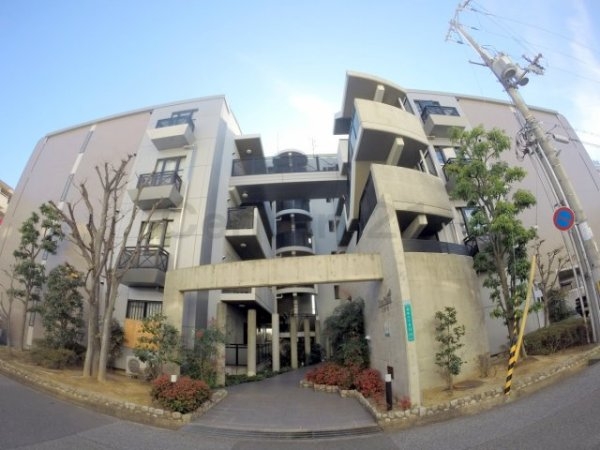 伊丹市荒牧６丁目のマンション