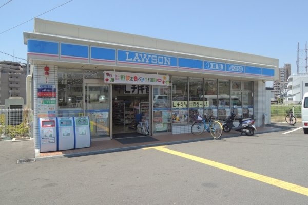 クリヨン宝塚(ローソン　宝塚中筋4丁目店)