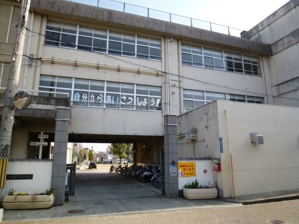 鶴の荘テラスハウス(宝塚市立　小浜小学校)