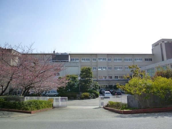 鶴の荘テラスハウス(宝塚市立　宝塚中学校)