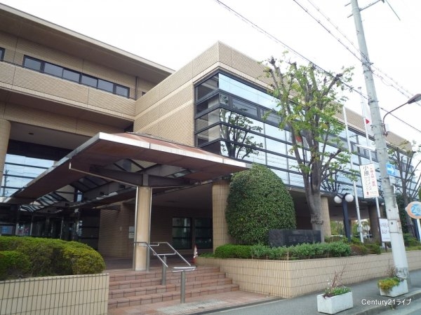 クリーンハイツ(宝塚市立図書館山本南分室)