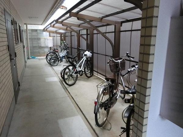 ハイツ中川