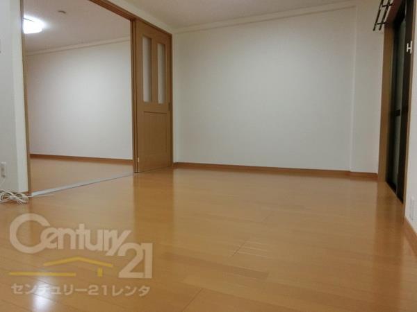 ハイツ中川