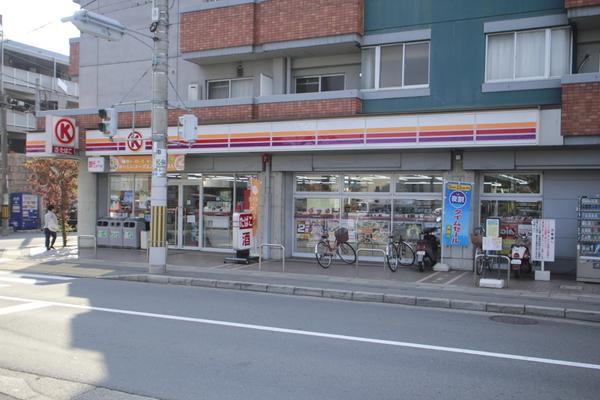 グランレブリー桂川(サークルK中久世一丁目店)