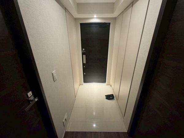 グランドメゾン京都御池通407号(玄関)