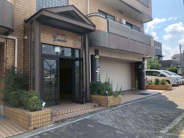 ソレーユYAMADA　店舗東側