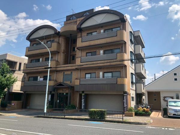 ソレーユYAMADA　店舗東側
