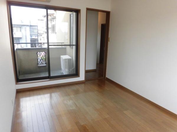 貸家　羽束師鴨川町302-8
