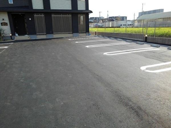 プリムローズ桂川(駐車場)