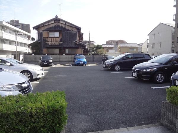デルニエ向日町