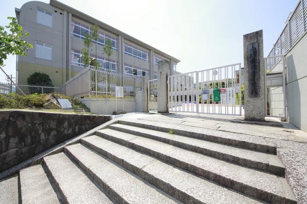 シャーメゾン北畠B(長岡京市立長法寺小学校)