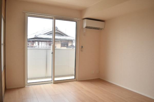 フローラ西向日